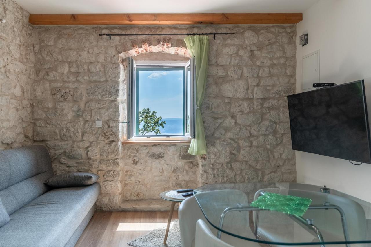 Stone House Dario With Finnish Sauna And An Outdoor Hot Tub Lokva Rogoznica Extérieur photo