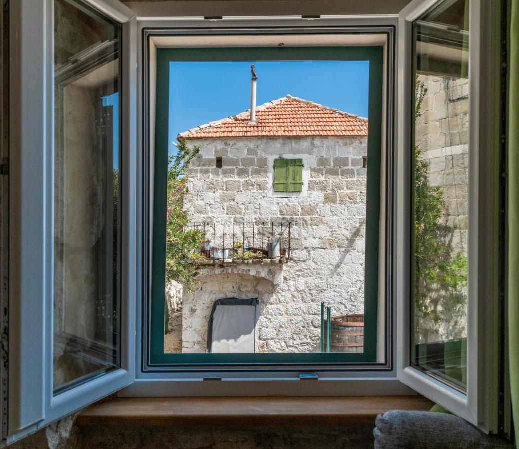 Stone House Dario With Finnish Sauna And An Outdoor Hot Tub Lokva Rogoznica Extérieur photo